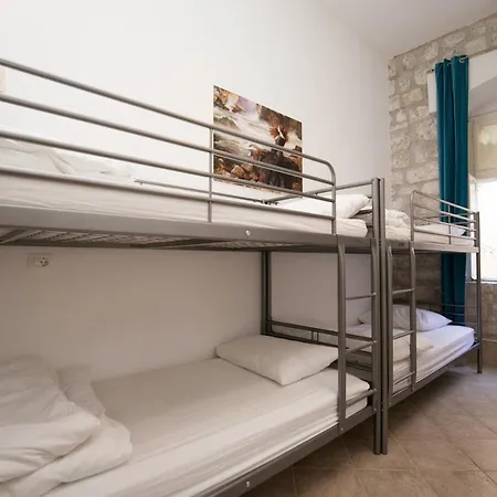Buza Auberge de jeunesse
